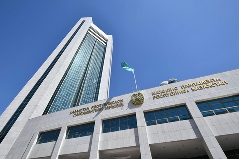 Парламент Тәуелсіздіктің 30 жылдығына байланысты рақымшылық туралы заң қабылдады