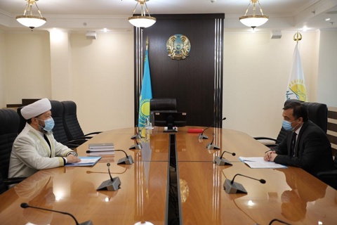 Ақпарат министрі Асқар Умаров Бас мүфтимен кездесті