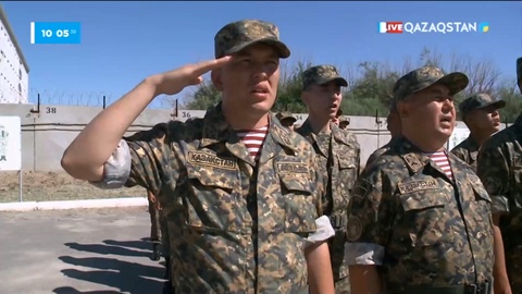 Қызылордада Рәміздер күніне орай әскерилер сап түзеді