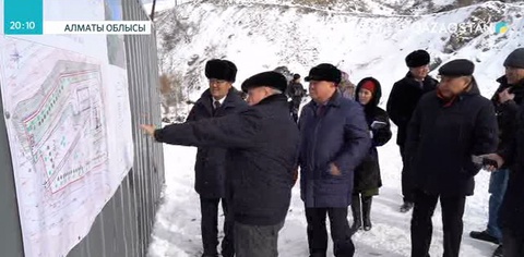 Мәжіліс депутаттары өңірлерде өндіріс орындарын аралады