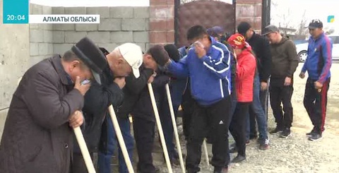Көкте қалықтап, көкте қалды...