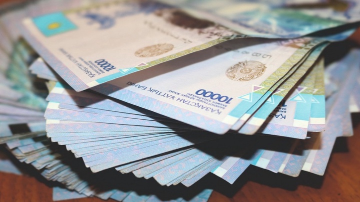 Қазақстанда көбіне 2000 және 5000 теңге қолдан жасалады