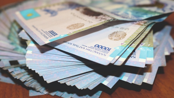 Қазақстандық кәсіпорындар қызметкерлеріне 724 млн теңге қарыз - министрлік