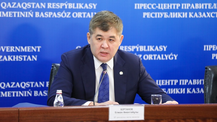Денсаулық министрі үстемеақыдан қағылған медқызметкерлердің ақшасын төлеуді бұйырды