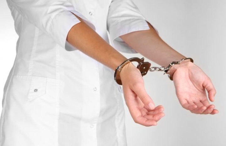 Дәрігерлер 705 литр антисептикті заңсыз сатуға әрекеттенген