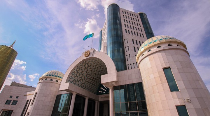 Қос азаматтыққа шектеу қоятын заң жобасы қабылданды
