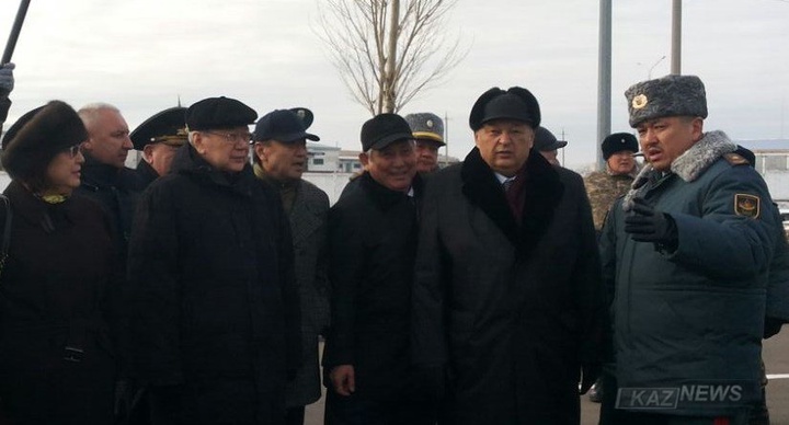 Сарбаздар генералға  құрмет көрсетті