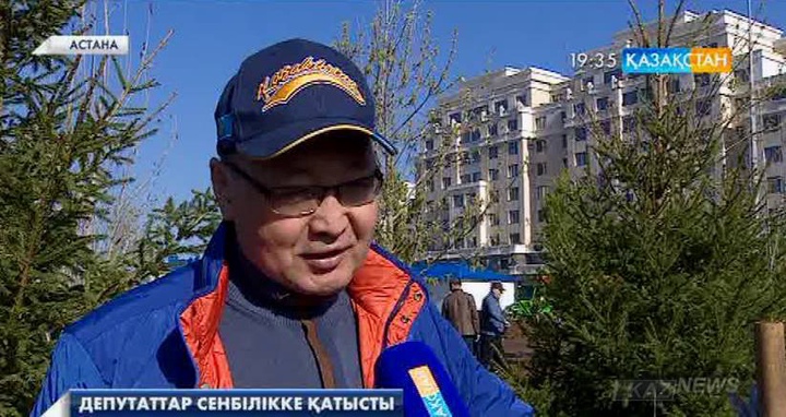 Депутаттар жалпықалалық сенбілікке шықты