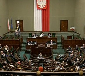 Польша парламенті үкіметке сенім білдірді