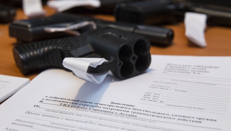 Астаналықтарға ерікті түрде қару өткізгені үшін 77 миллион теңге өтемақы берілді