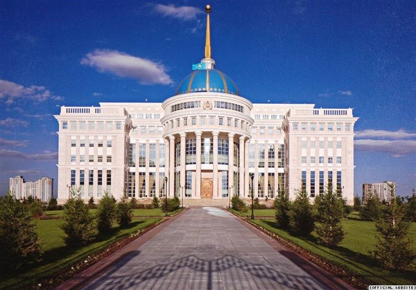 Елбасының Иранға сапары барысында кеңейтілген құрамдағы келіссөздер өткізіліп, бірқатар құжаттарға қол қойылды
