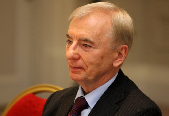      ҚР Конституциясы нақты қол жеткізілетін мақсаттарға негізделген - И. Рогов