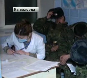 Қызылордада 36 сарбаз уланып қалды