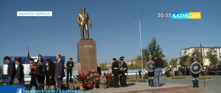 Атбасарда Ілияс Есенберлиннің 100 жылдық мерейтойына орай жазушының ескерткіші ашылды