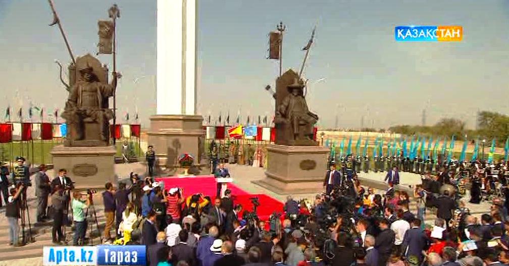 Топтық секс фотосуреттері